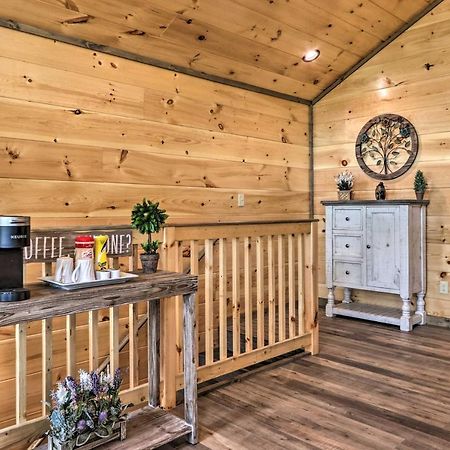 Modern Cabin With Hot Tub And Game Room In Gatlinburg! Ngoại thất bức ảnh