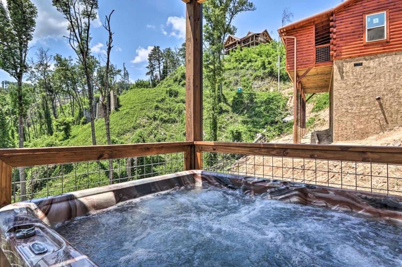 Modern Cabin With Hot Tub And Game Room In Gatlinburg! Ngoại thất bức ảnh