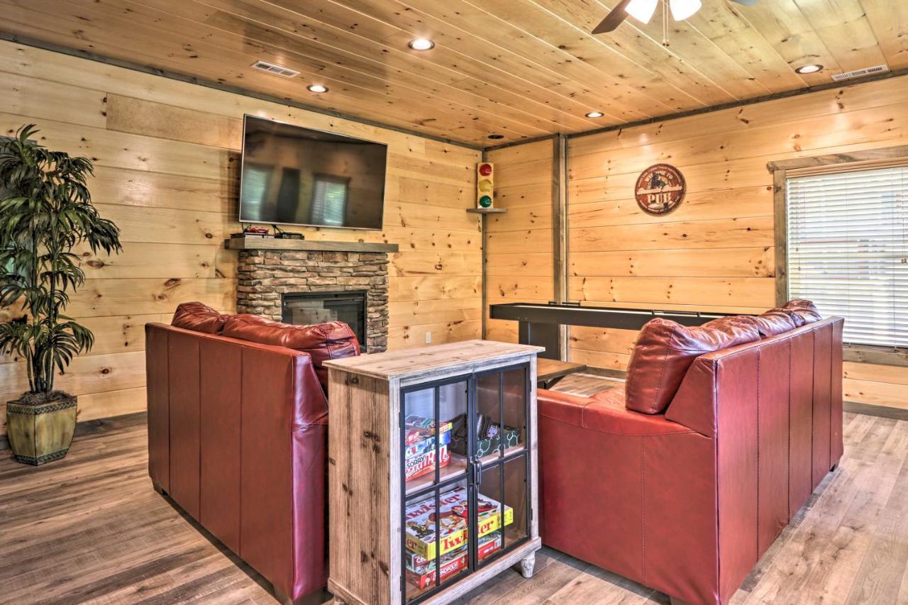 Modern Cabin With Hot Tub And Game Room In Gatlinburg! Ngoại thất bức ảnh