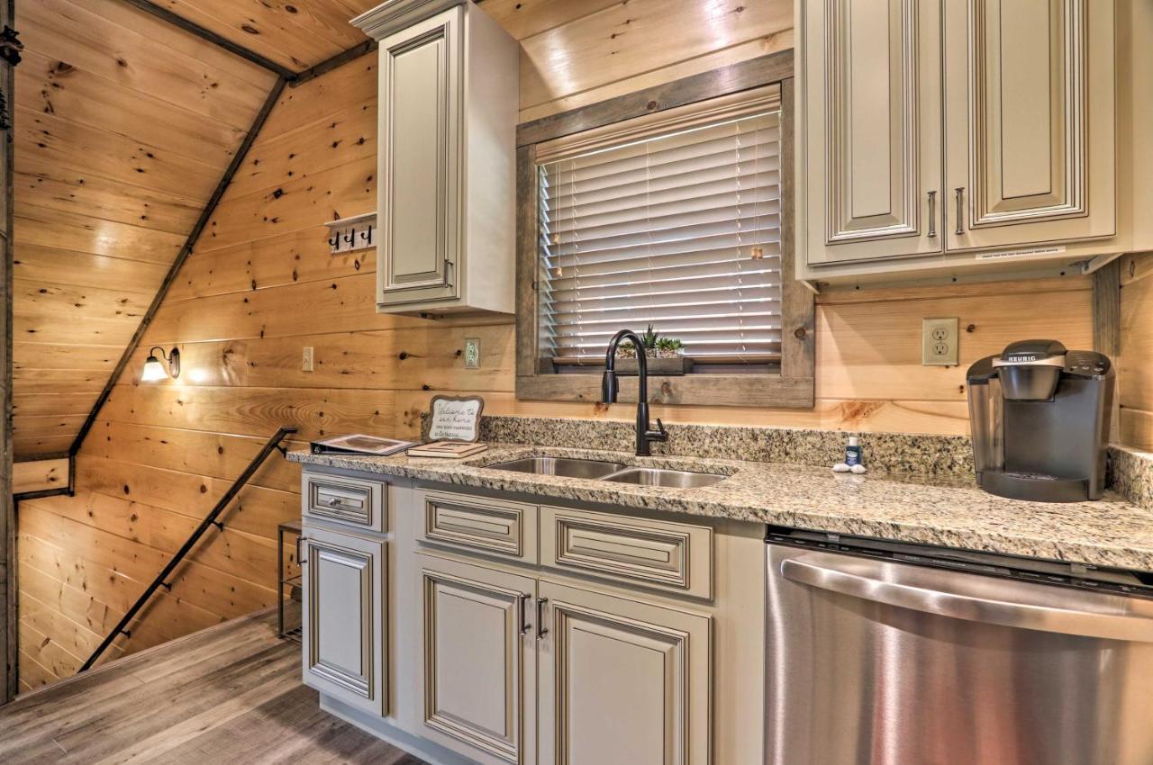 Modern Cabin With Hot Tub And Game Room In Gatlinburg! Ngoại thất bức ảnh