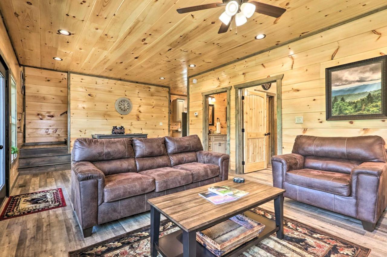 Modern Cabin With Hot Tub And Game Room In Gatlinburg! Ngoại thất bức ảnh