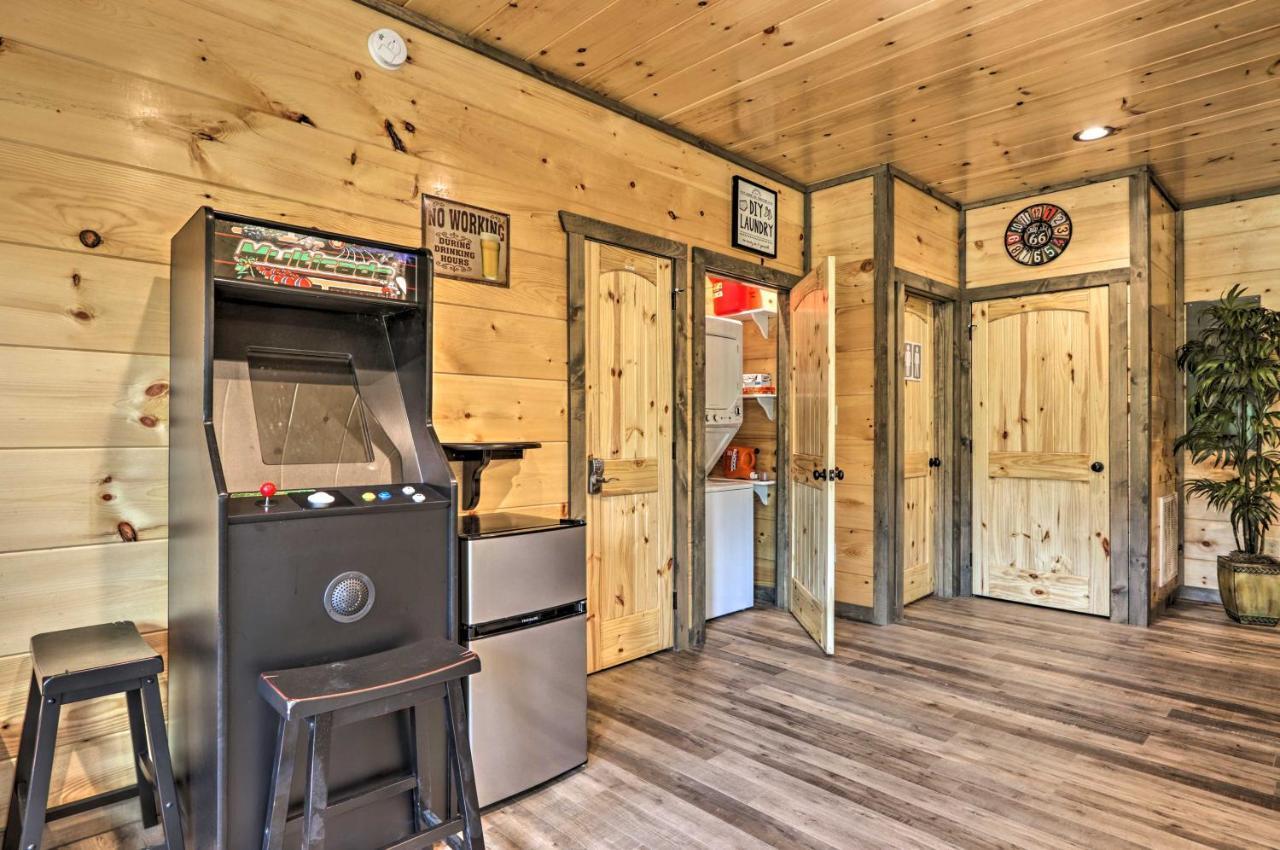 Modern Cabin With Hot Tub And Game Room In Gatlinburg! Ngoại thất bức ảnh